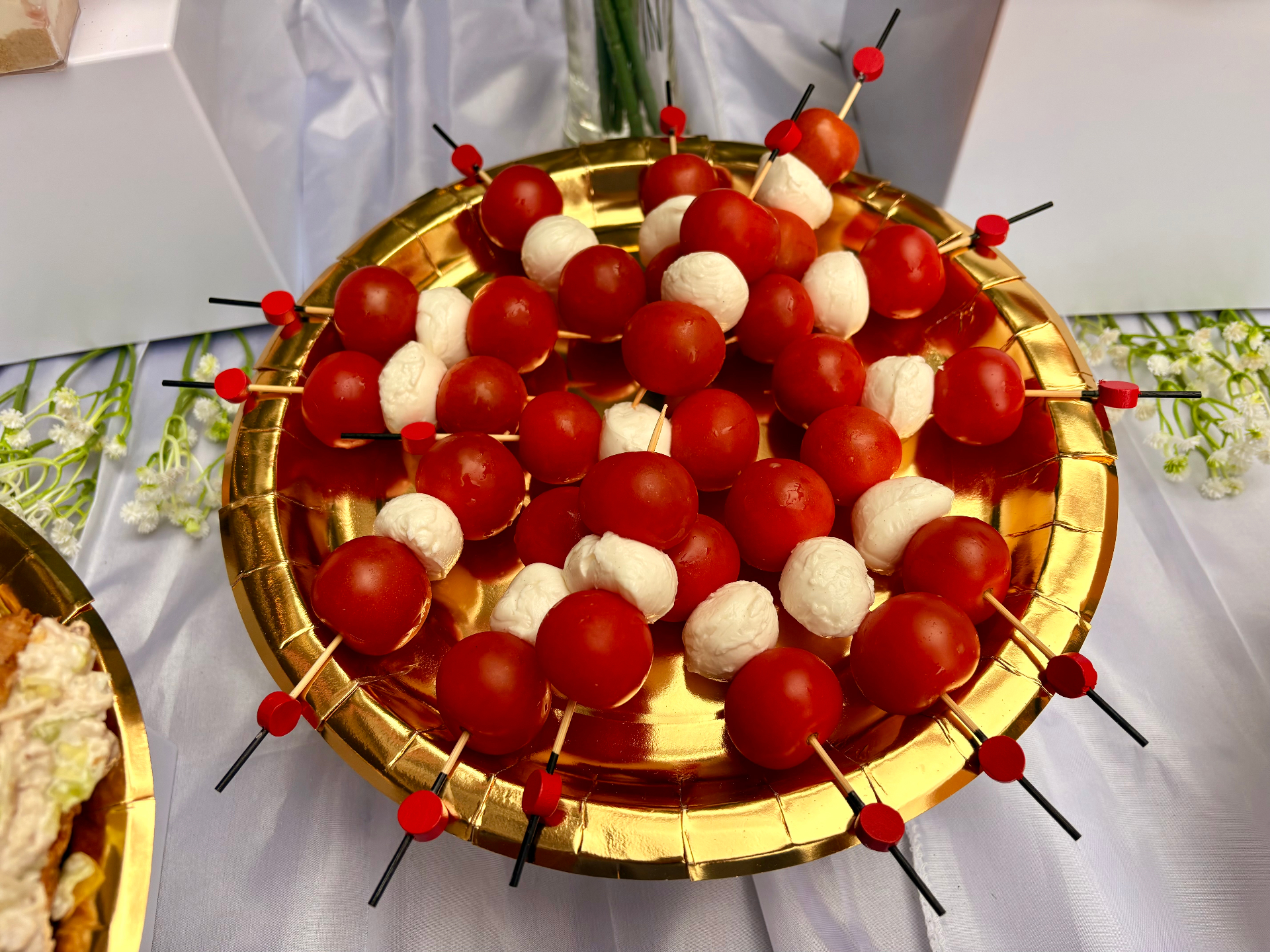 Brochetas de tomate cherry y mozzarella
