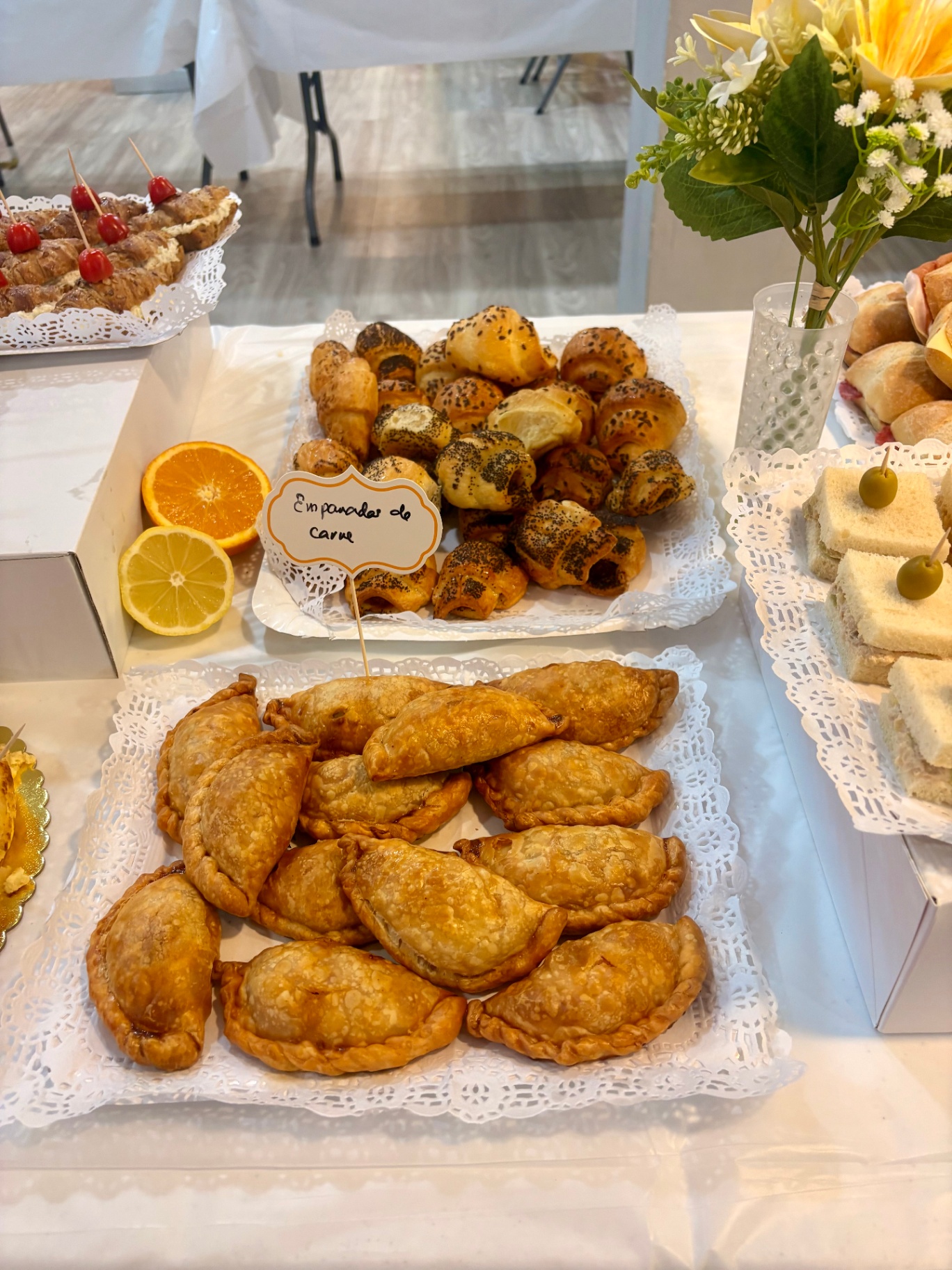 Empanadas de carne y aperitivos